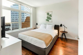 Kislak 603 1BR Penthouse with Stunning Rooftop Terrace